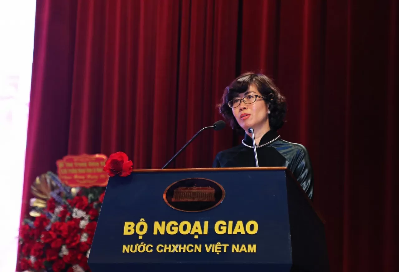 Nhà ngoại giao nữ với Áo dài Việt – Tôn vinh vẻ đẹp và bản sắc văn hóa Việt Nam Nhà ngoại giao nữ với Áo dài Việt – Tôn vinh vẻ đẹp và bản sắc văn hóa Việt Nam