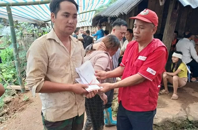 Triển khai hỗ trợ các gia đình bị thiệt hại do bão số 3, hoàn lưu sau bão sớm ổn định cuộc sống Triển khai hỗ trợ các gia đình bị thiệt hại do bão số 3, hoàn lưu sau bão sớm ổn định cuộc sống