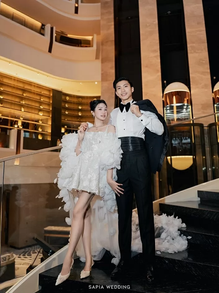 Gia đình Văn Hậu chụp ảnh kỷ niệm hai năm ngày cưới Gia đình Văn Hậu chụp ảnh kỷ niệm hai năm ngày cưới