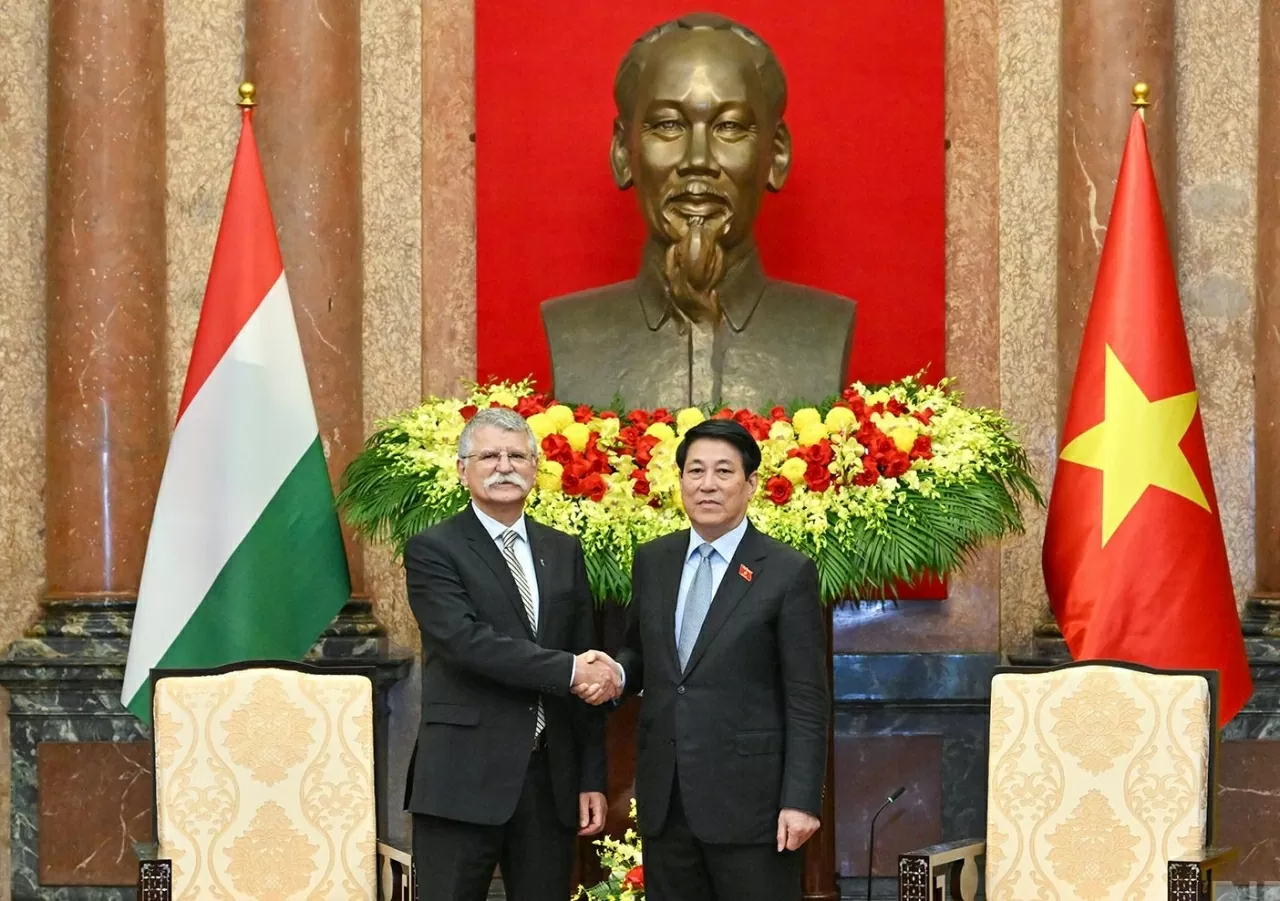 Chủ tịch nước Lương Cường tiếp Chủ tịch Quốc hội Hungary Kover Laszlo.