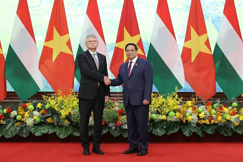 Thủ tướng Chính phủ Phạm Minh Chính tiếp Chủ tịch Quốc hội Hungary Kover Laszlo. (Ảnh: Nhật Bắc)