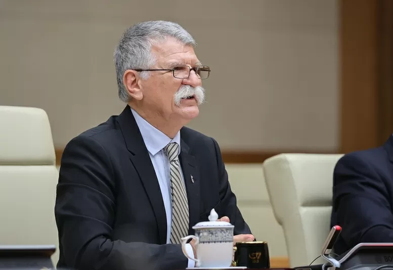 Chủ tịch Quốc hội Hungary Kover Laszlo phát biểu tại buổi gặp mặt. (Ảnh: Nhật Bắc)