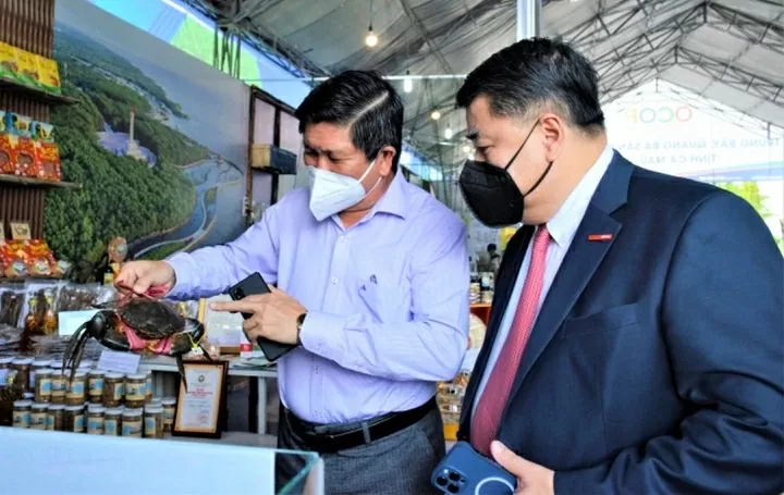 Chương trình OCOP tại Cà Mau: Nâng tầm sản vật địa phương, tạo sinh kế bền vững cho người dân Chương trình OCOP tại Cà Mau: Nâng tầm sản vật địa phương, tạo sinh kế bền vững cho người dân
