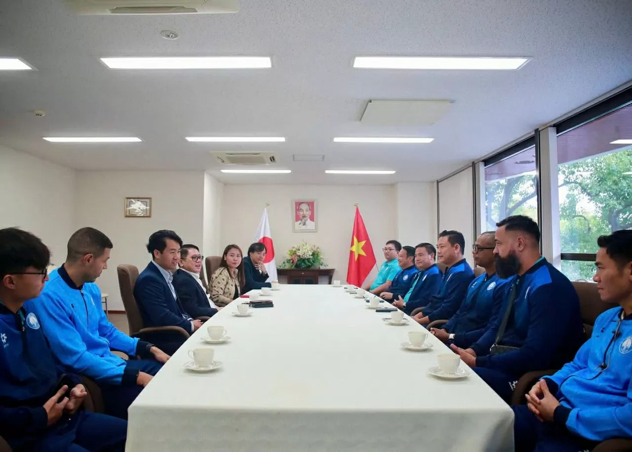 Tổng lãnh sự quán Việt Nam tại Osaka tiếp đoàn Câu lạc bộ bóng đá Nam Định Tổng lãnh sự quán Việt Nam tại Osaka tiếp đoàn Câu lạc bộ bóng đá Nam Định