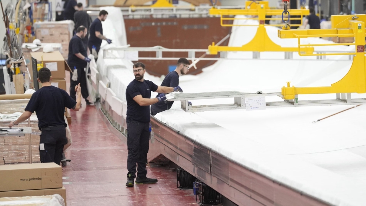 Anh hướng tới tăng gấp đôi lao động trong ngành công nghiệp xanh