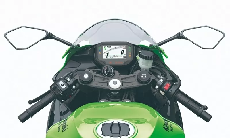 Bảng đồng hồ của Kawasaki Ninja ZX-6R 2025 được nâng cấp hoàn toàn với màn hình TFT sắc nét kích thước 4,3 inch.