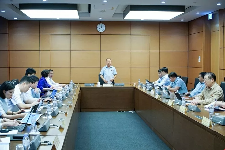 Quang cảnh buổi thảo luận tại tổ 4 gồm các Đoàn ĐBQH: Khánh Hoà, Lai Châu, Lào Cai. (Nguồn: Quốc hội)