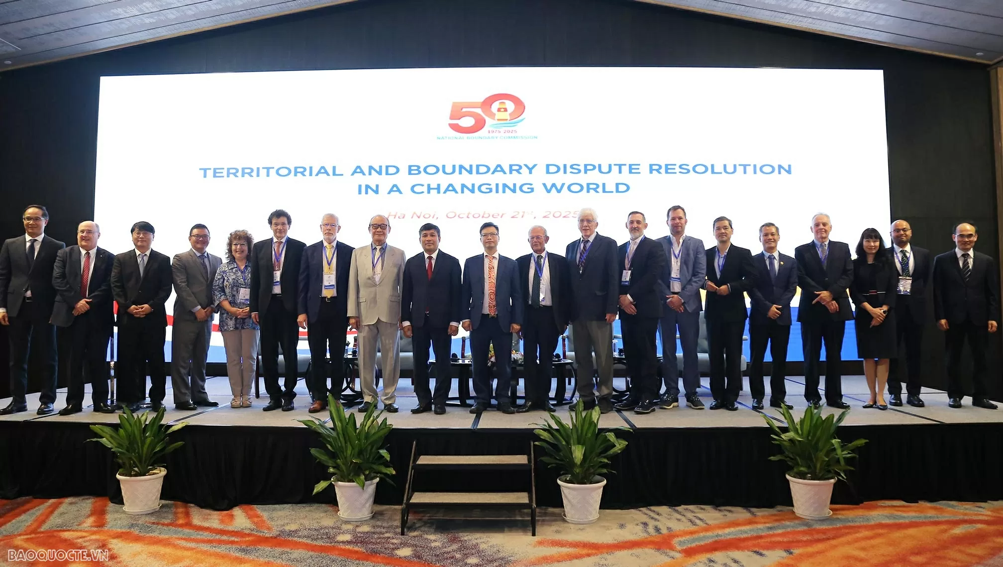 Hội thảo quốc tế Territorial and boundary dispute resolution in a changing world