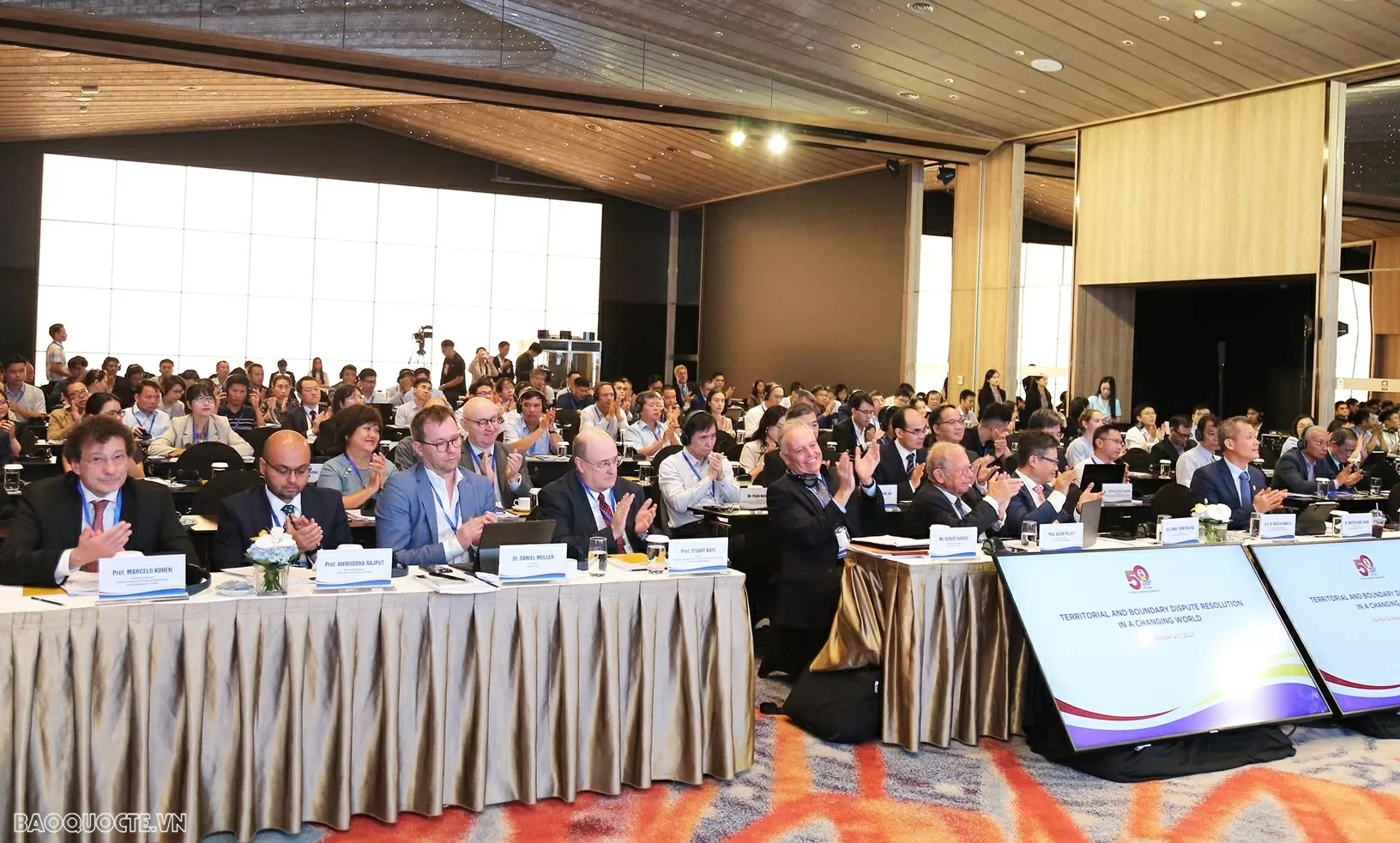 Hội thảo quốc tế Territorial and boundary dispute resolution in a changing world