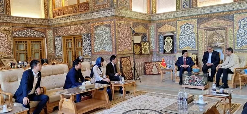 Đại sứ quán Việt Nam tại Iran thăm, làm việc tỉnh Esfahan