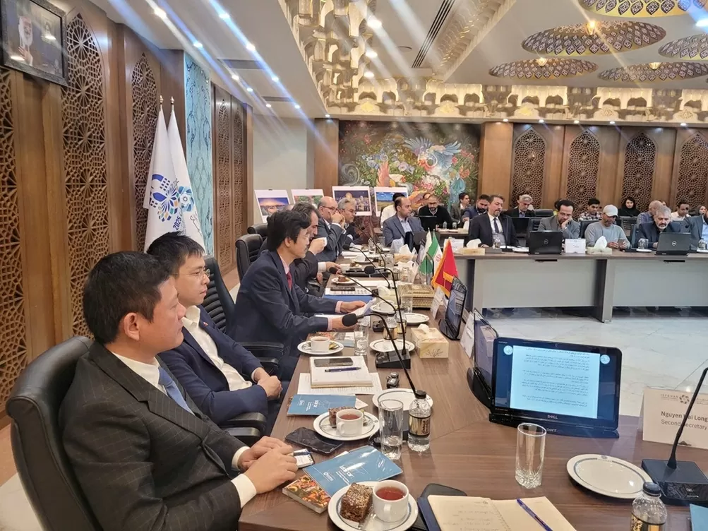 Đại sứ quán Việt Nam tại Iran thăm, làm việc tỉnh Esfahan