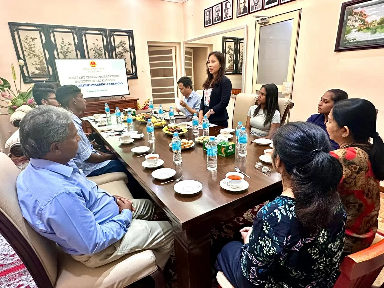 Lễ trao học bổng toàn phần cho sinh viên Sri Lanka sang học tại Học viện Công nghệ Bưu chính Viễn thông Lễ trao học bổng toàn phần cho sinh viên Sri Lanka sang học tại Học viện Công nghệ Bưu chính Viễn thông