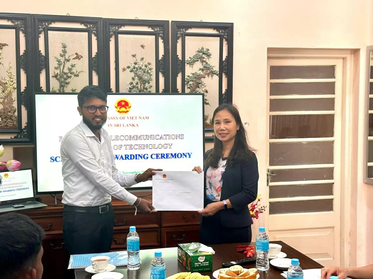 Lễ trao học bổng toàn phần cho sinh viên Sri Lanka sang học tại Học viện Công nghệ Bưu chính Viễn thông Lễ trao học bổng toàn phần cho sinh viên Sri Lanka sang học tại Học viện Công nghệ Bưu chính Viễn thông