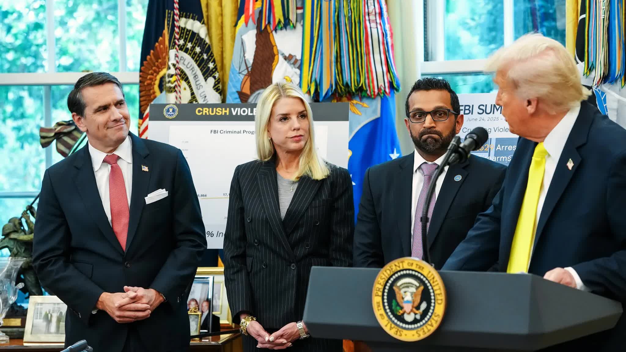 tong thong my donald trump phan nan chiu thiet hai lon tinh doi bo tu phap boi thuong hang tram trieu usd