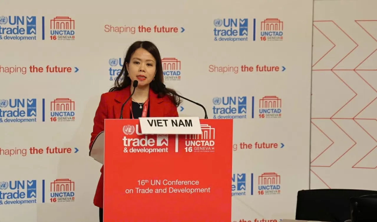 Thứ trưởng Bộ Ngoại giao Nguyễn Minh Hằng phát biểu tại phin thảo luận của Hội nghị Bộ tưởng lần thứ 16 Cơ quan Liên hợp quốc về Thương mai và Phát tr