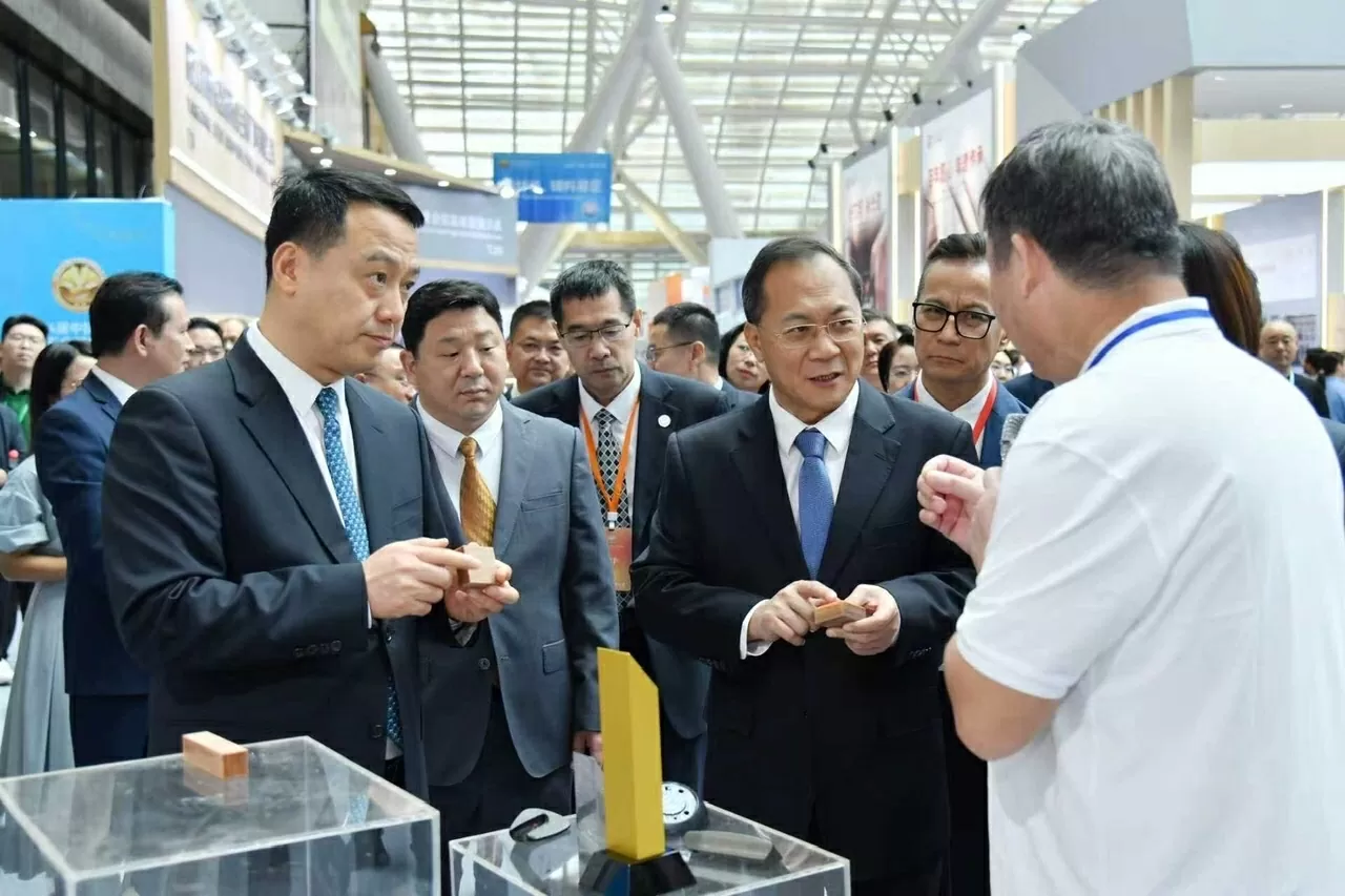 Tổng Lãnh sự quán Việt Nam tại Quảng Châu tham dự Triển lãm công cụ kim loại quốc tế Trung Quốc (Dương Giang) lần thứ 24