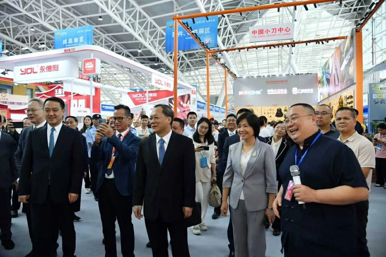 Tổng Lãnh sự quán Việt Nam tại Quảng Châu tham dự Triển lãm công cụ kim loại quốc tế Trung Quốc (Dương Giang) lần thứ 24