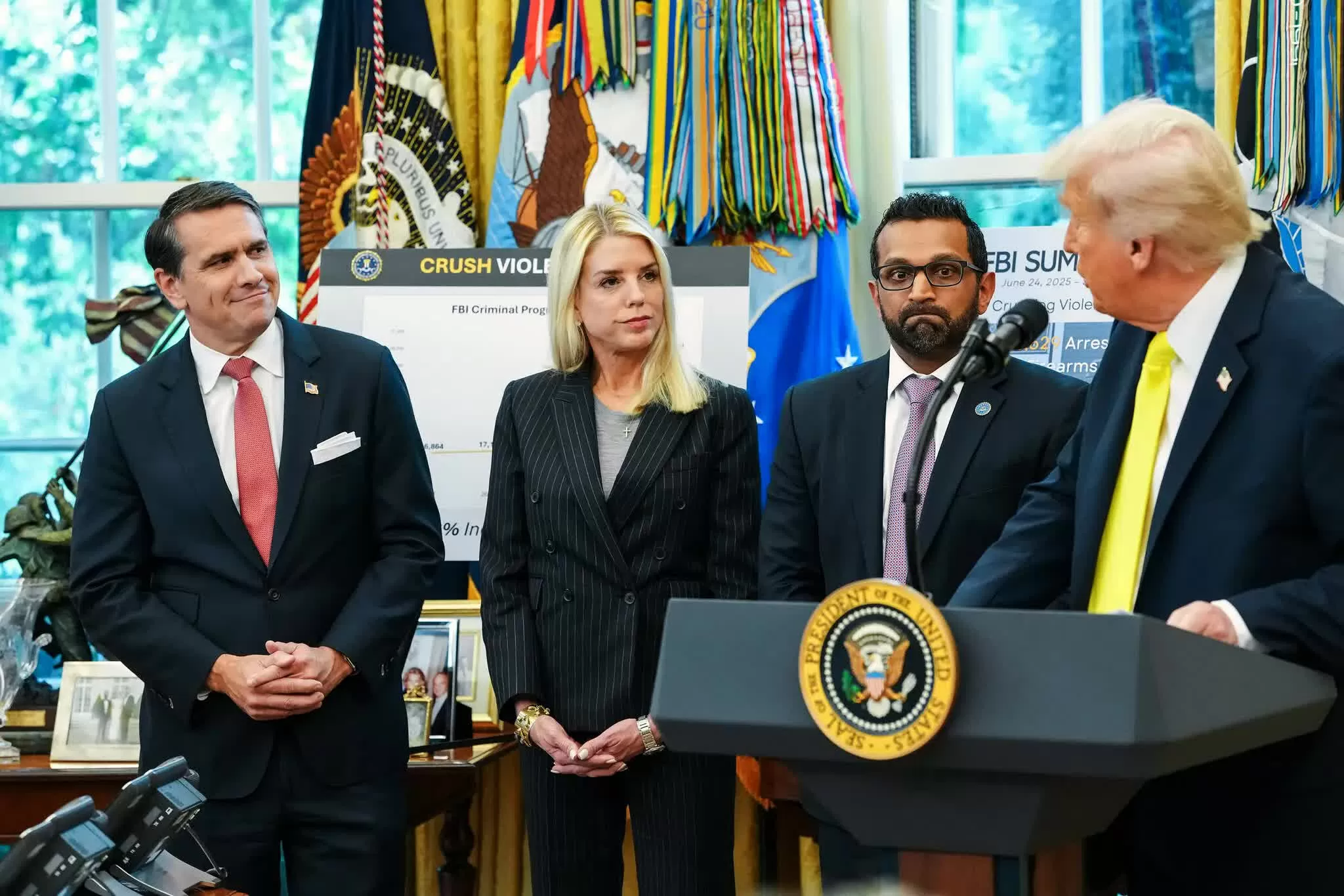 Tổng thống Mỹ Donald Trump phàn nàn 'chịu thiệt hại lớn', tính đòi Bộ Tư pháp bồi thường hàng trăm triệu USD