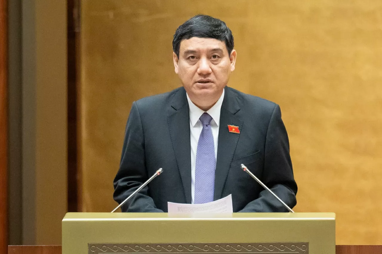 Bộ trưởng GD-ĐT trình Quốc hội phương án một bộ sách giáo khoa trên toàn quốc Bộ trưởng GD-ĐT trình Quốc hội phương án một bộ sách giáo khoa trên toàn quốc