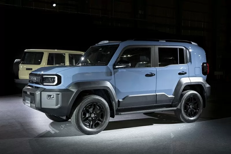 Toyota Land Cruiser FJ có hai phong cách tạo hình lưới tản nhiệt.