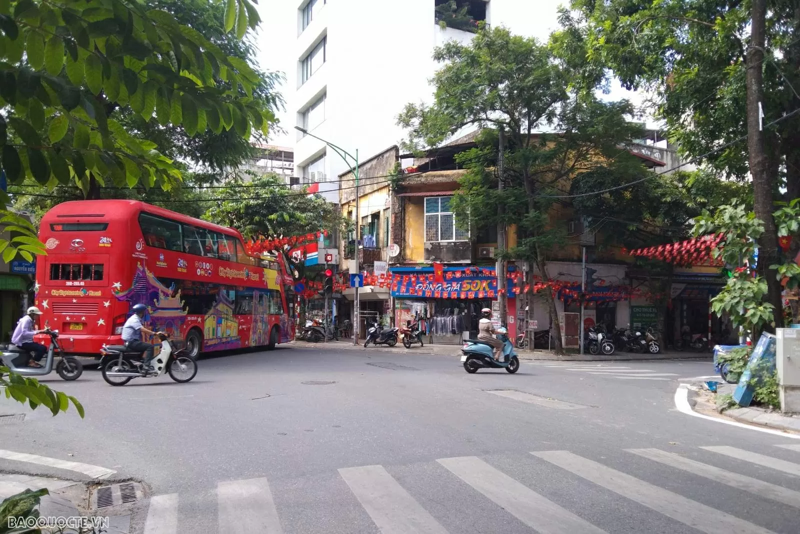 Vấn đề bảo vệ môi trường cùng với phát triển kinh tế, xã hội là nhiệm vụ trung tâm trong Dự thảo Văn kiện Đại hội XIV