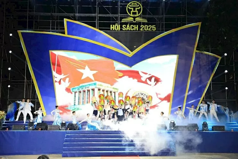 Xây dựng văn hoá đọc ở Hà Nội: Bồi đắp chiều sâu tri thức cho Thủ đô ngàn năm văn hiến Xây dựng văn hoá đọc ở Hà Nội: Bồi đắp chiều sâu tri thức cho Thủ đô ngàn năm văn hiến