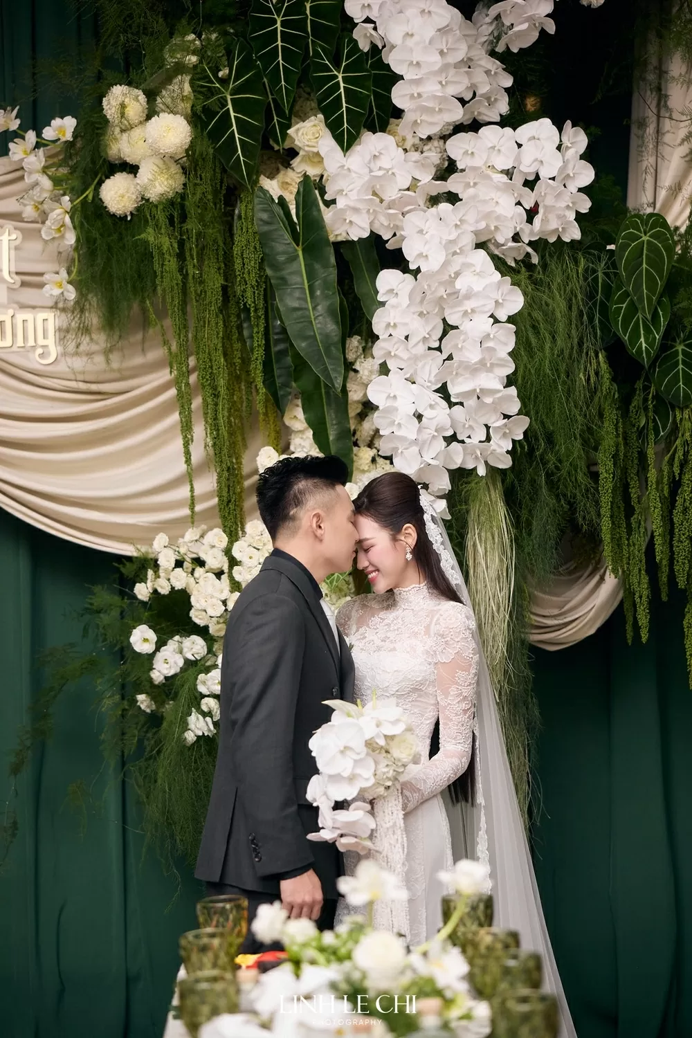 Hoa hậu Đỗ Thị Hà đẹp tinh khôi trong lễ cưới