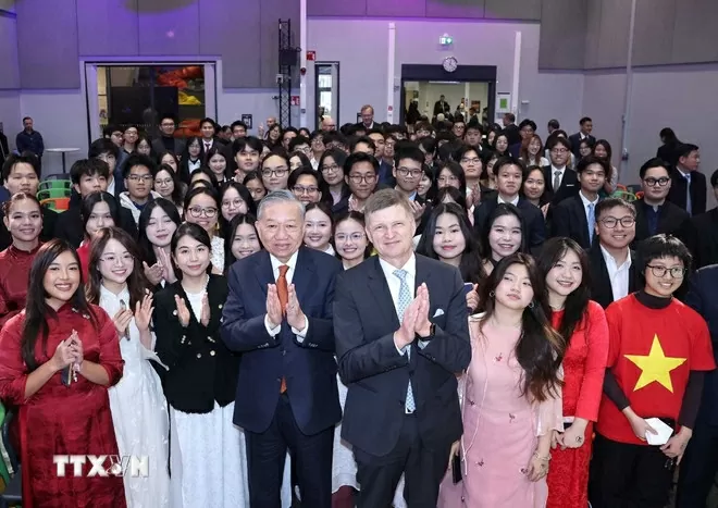 Phát biểu chính sách