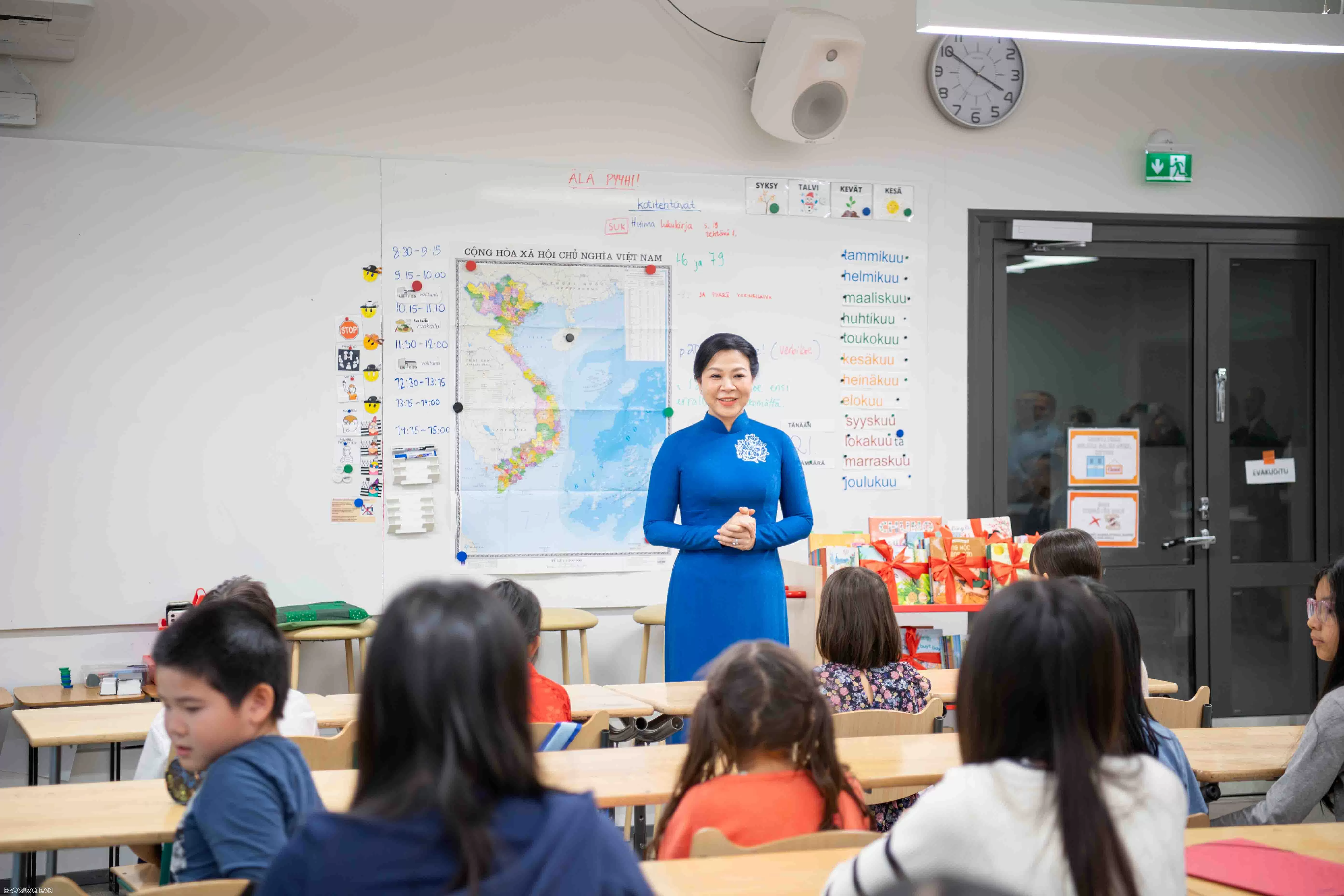 Phu nhân Tổng Bí thư thăm lớp học tiếng Việt tại Trường phổ thông Liên cấp Vesala, Phần Lan