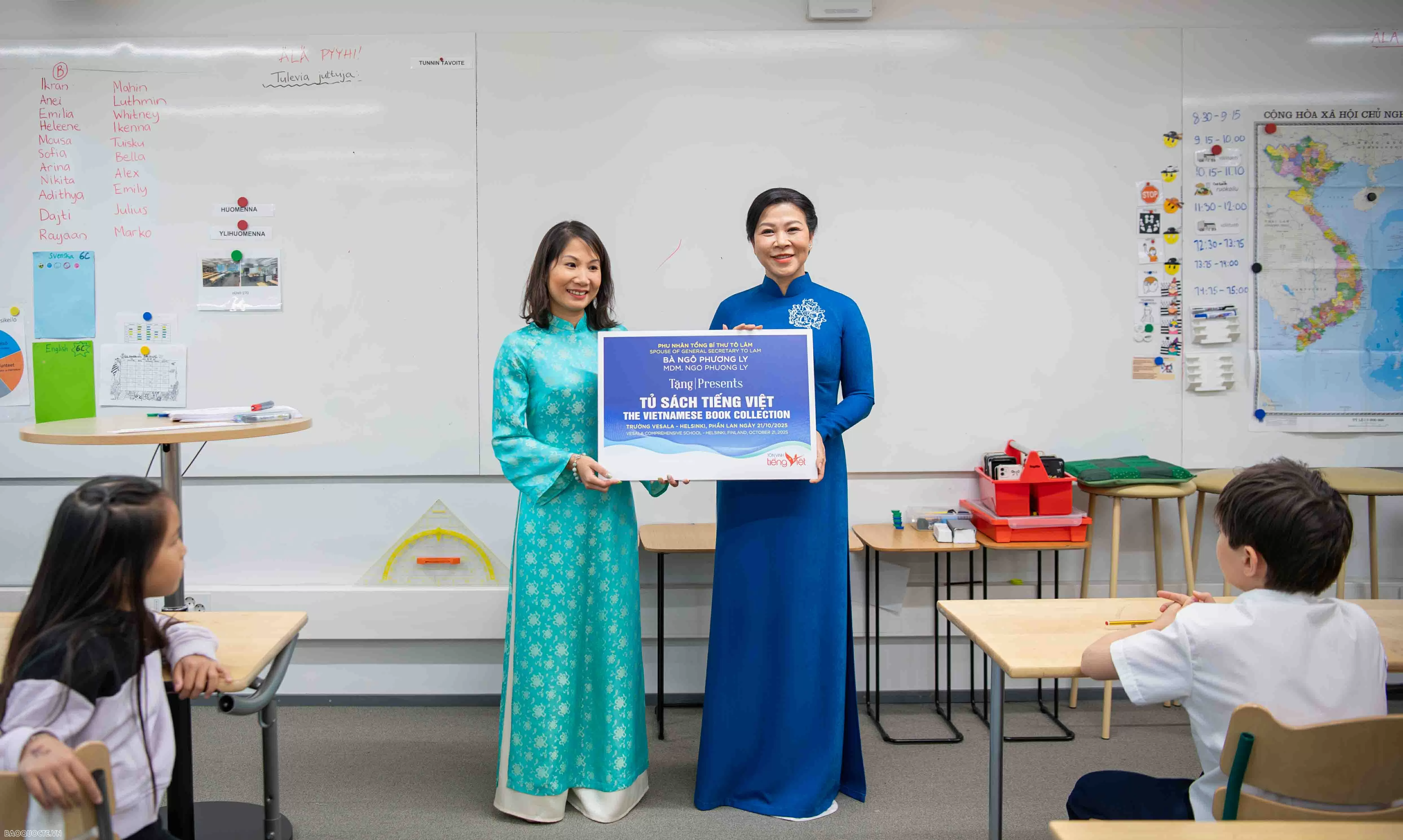 Phu nhân Tổng Bí thư thăm lớp học tiếng Việt tại Trường phổ thông Liên cấp Vesala, Phần Lan