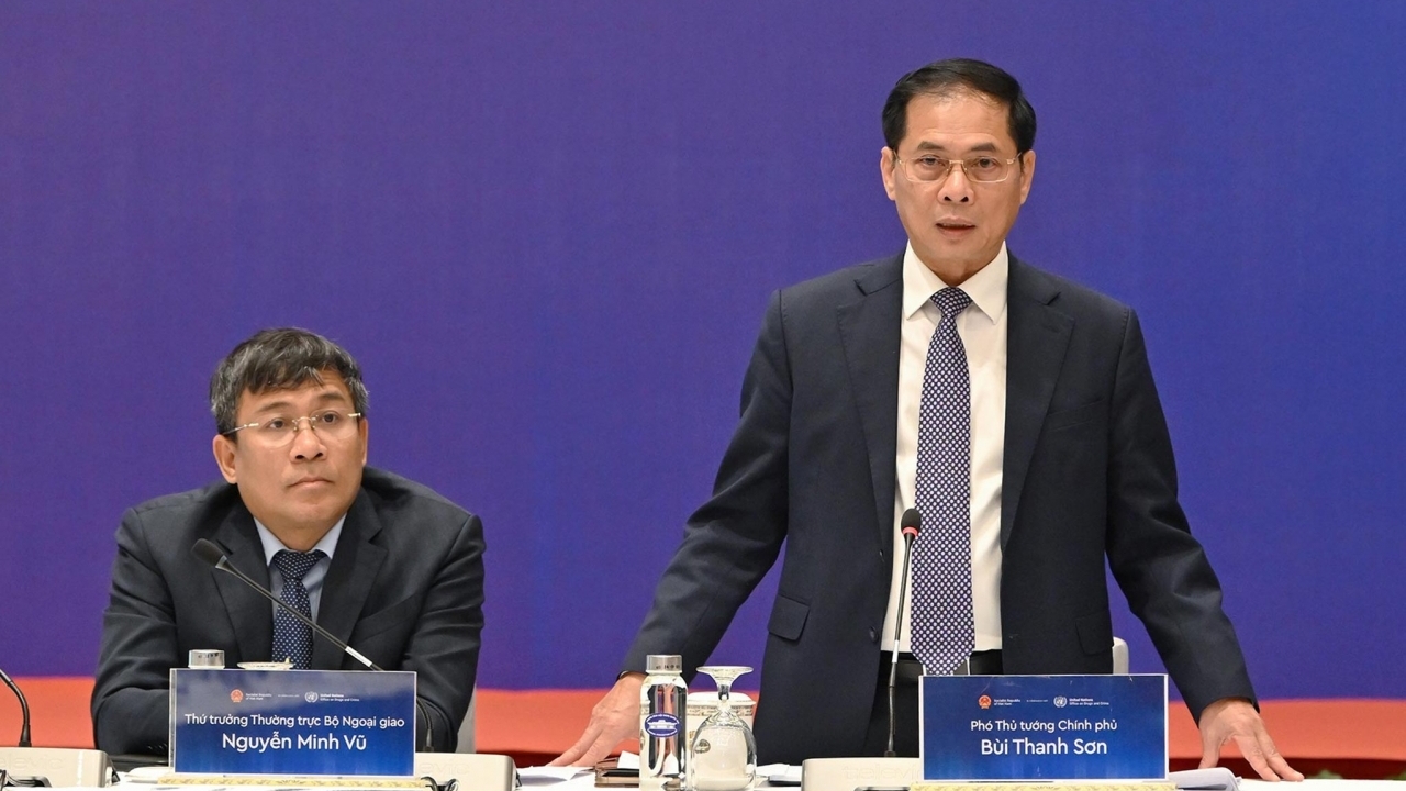 pho thu tuong bui thanh son tiep pho thu tuong ba lan krzysztof gawkowski