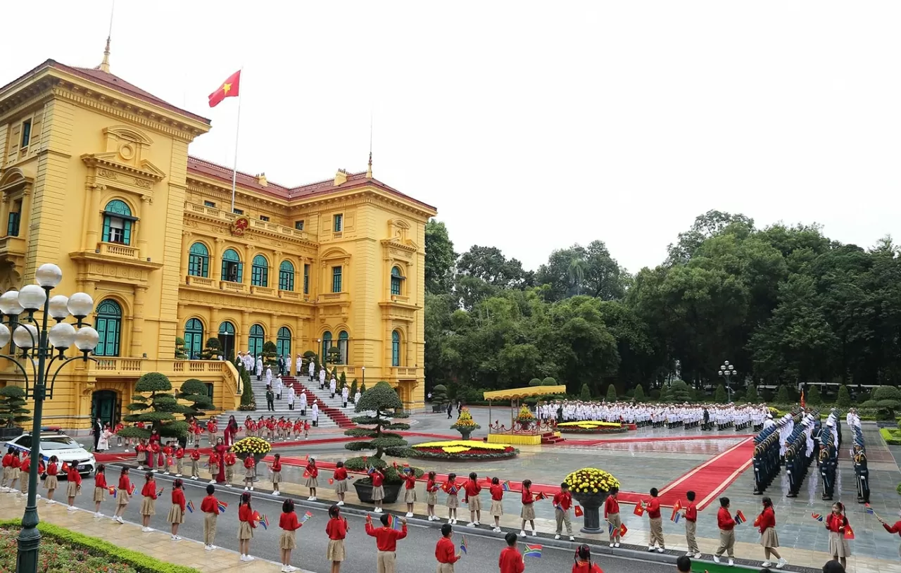 Phủ Chủ tịch, nơi diễn ra Lễ đón chính thức Tổng thống nước Cộng hòa Nam Phi Matamela Cyril Ramaphosa. (Ảnh: Thành Long)