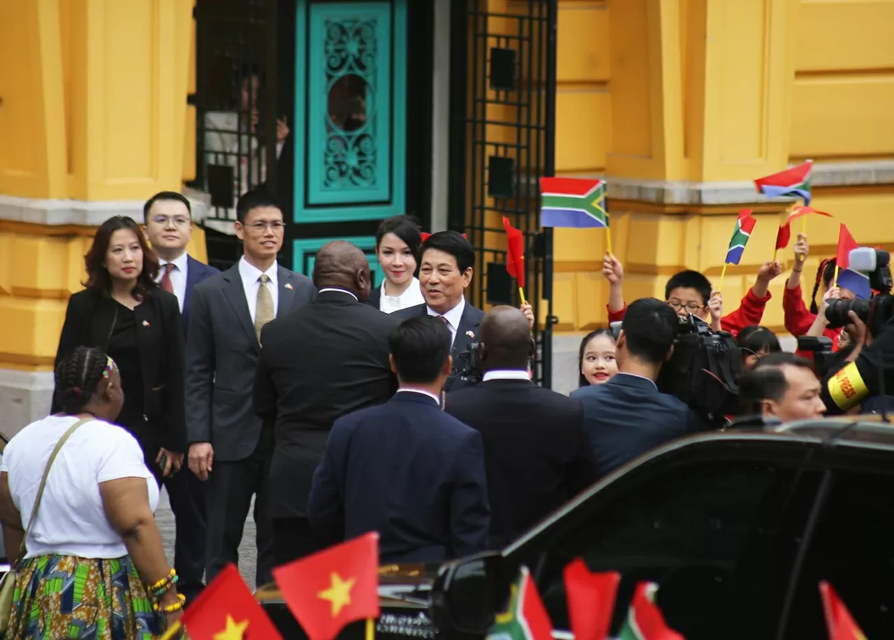 Đây là chuyến thăm đầu tiên của một tổng thống Nam Phi đến Việt Nam sau gần 20 năm. (Ảnh: Thành Long) Đây là chuyến thăm đầu tiên của một tổng thống Nam Phi đến Việt Nam sau gần 20 năm. (Ảnh: Thành Long)