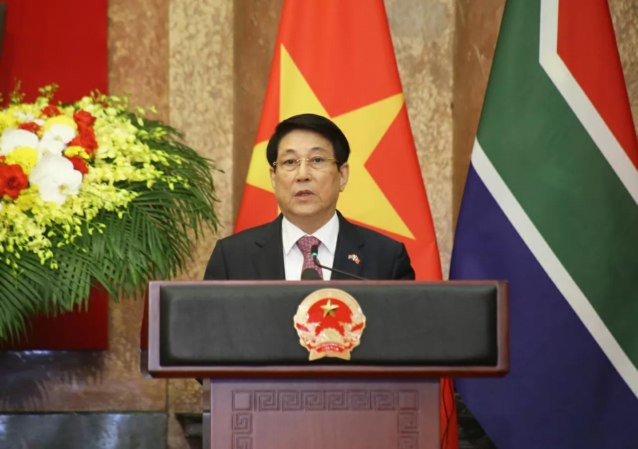 Chủ tịch nước Lương Cường gặp gỡ báo chí, thông báo về kết quả hội đàm giữa hai bên. (Ảnh: Thành Long)