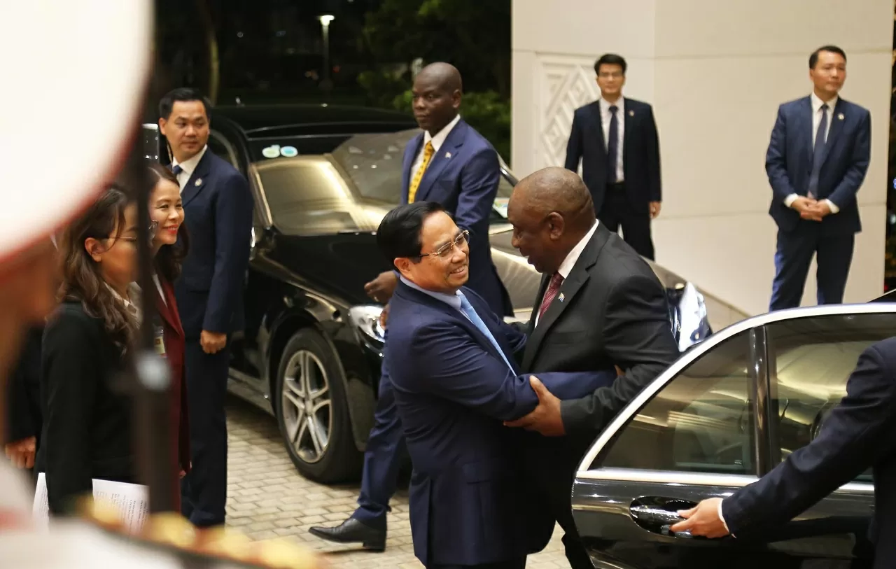 vui mừng gặp lại và chào mừng Tổng thống Matamela Cyril Ramaphosa. (Ảnh: Thành Long) vui mừng gặp lại và chào mừng Tổng thống Matamela Cyril Ramaphosa. (Ảnh: Thành Long)