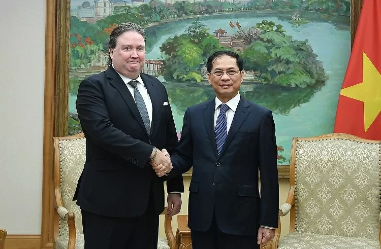 Phó Thủ tướng Bùi Thanh Sơn tiếp Đại sứ Hoa Kỳ Marc E. Knapper Phó Thủ tướng Bùi Thanh Sơn tiếp Đại sứ Hoa Kỳ Marc E. Knapper