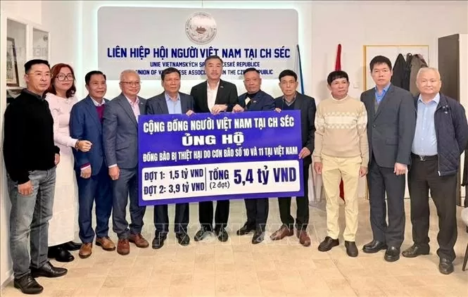 Kiều bào tại Czech ủng hộ đồng bào trong nước 5,4 tỷ đồng