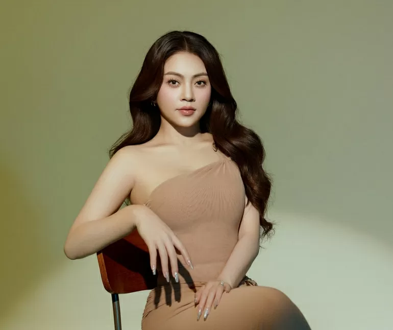 Giọng hát bước ra từ 'Tiếng hát Hà Nội' Khánh Thy trở lại với album thứ hai đầy cảm xúc Giọng hát bước ra từ 'Tiếng hát Hà Nội' Khánh Thy trở lại với album thứ hai đầy cảm xúc