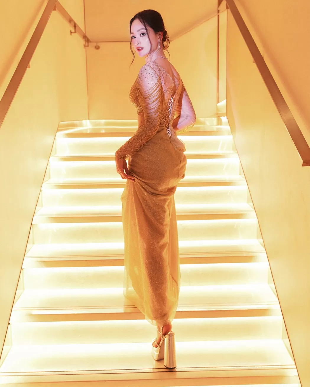 Ngỡ ngàng với vẻ gợi cảm của diễn viên Lan Phương