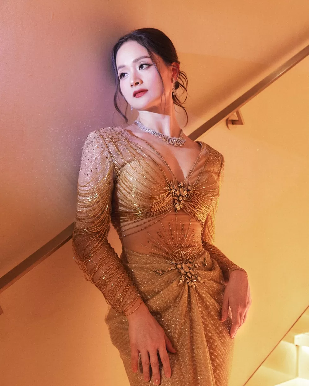 Ngỡ ngàng với vẻ gợi cảm của diễn viên Lan Phương