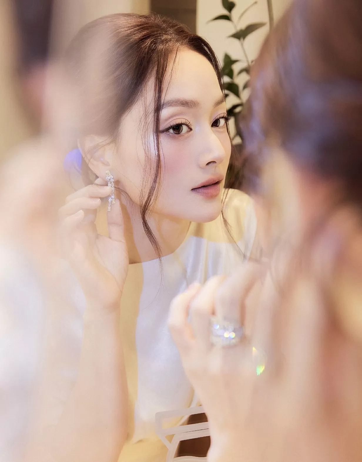 Ngỡ ngàng với vẻ gợi cảm của diễn viên Lan Phương