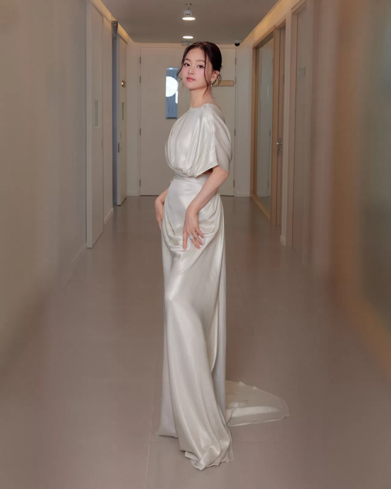Ngỡ ngàng với vẻ gợi cảm của diễn viên Lan Phương