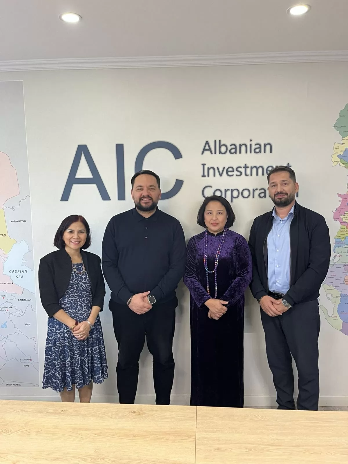 Đại sứ Việt Nam trình Quốc thư lên Tổng thống Albania