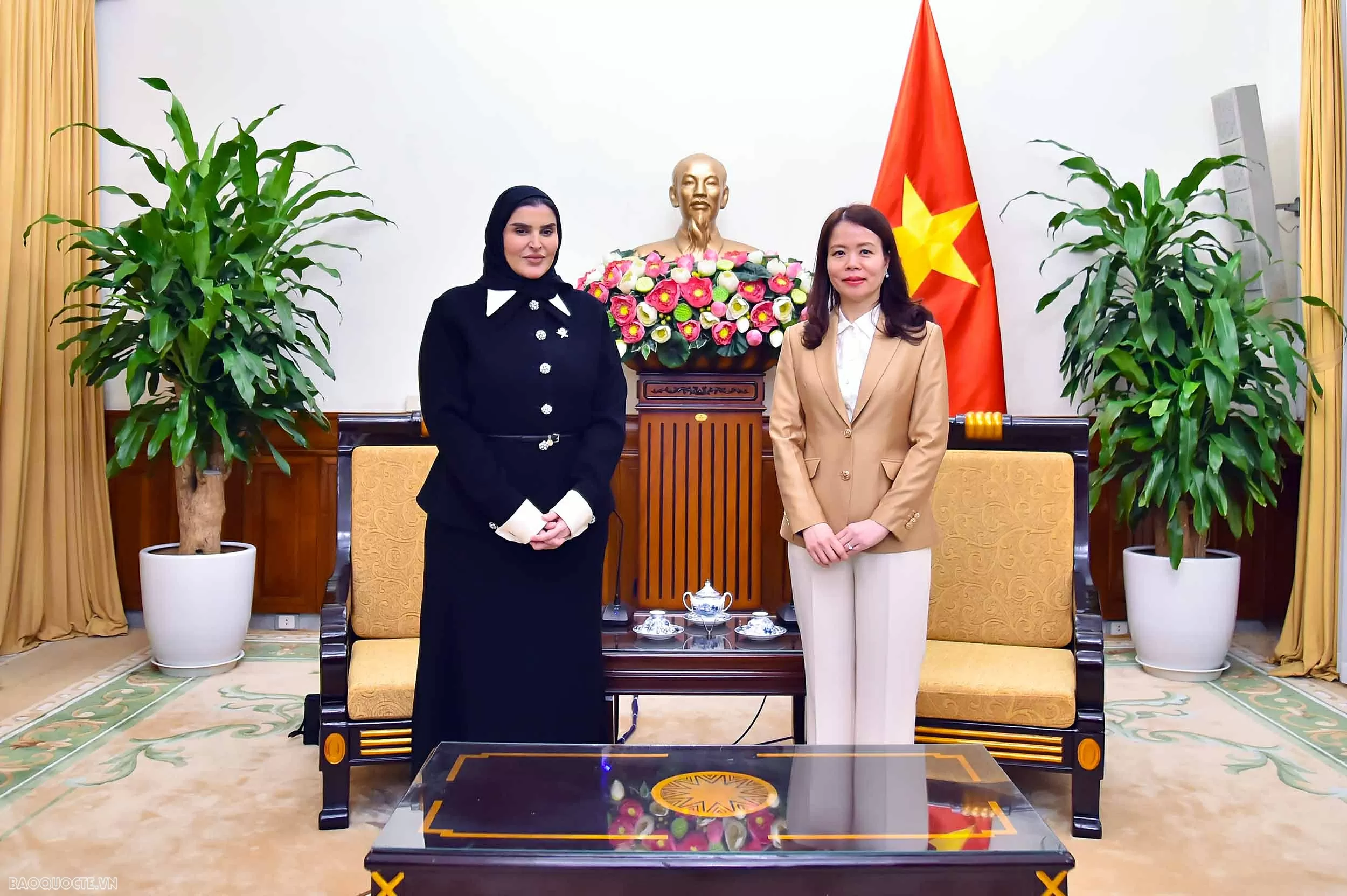 Thứ trưởng Ngoại giao Nguyễn Minh Hằng tiếp Quốc vụ khanh Bộ Ngoại giao Qatar