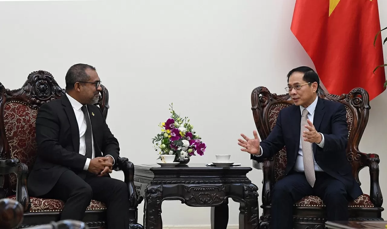 Phó Thủ tướng Chính phủ Bùi Thanh Sơn tiếp Bộ trưởng Ngoại giao Maldives Abdulla Khaleel