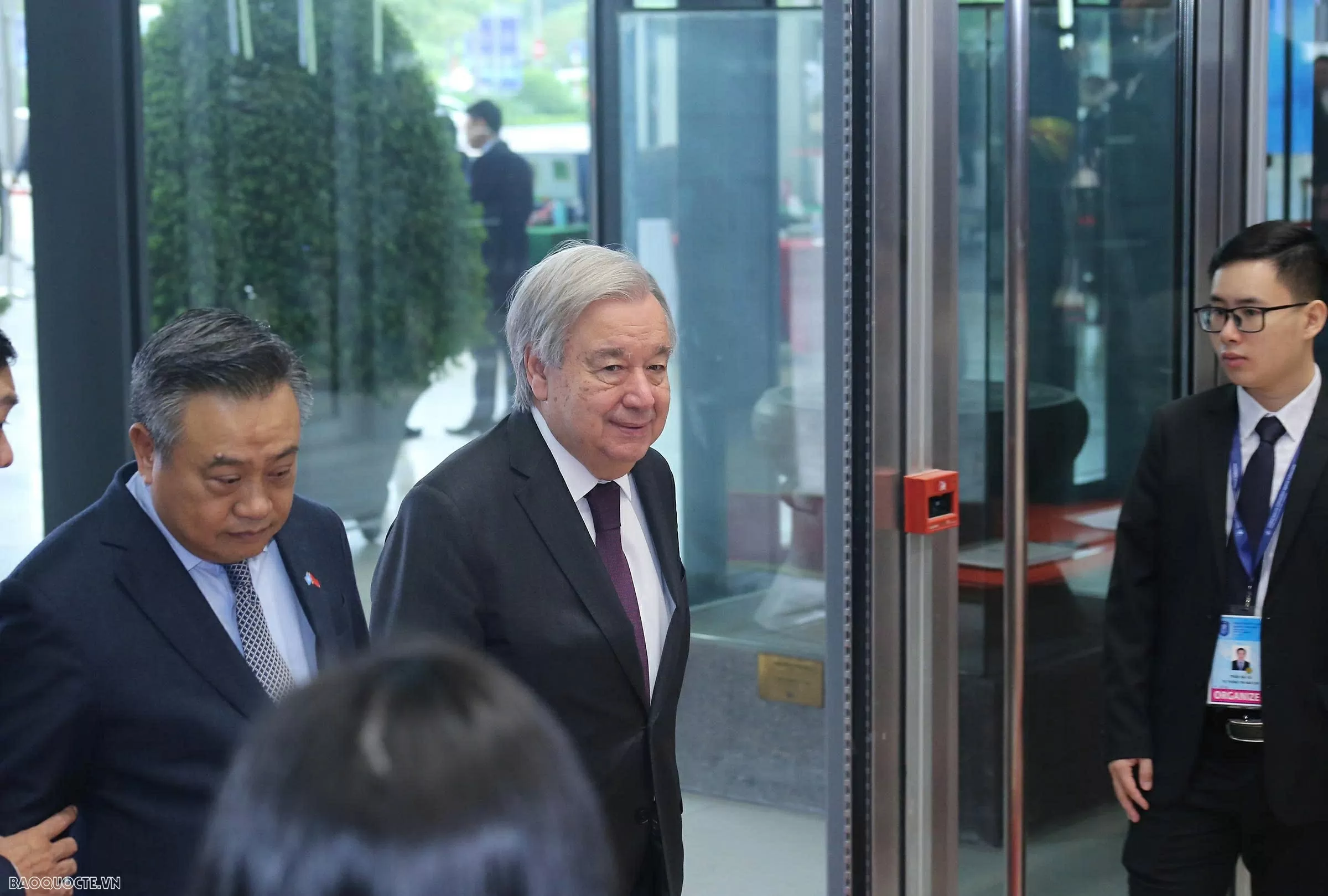 Lễ đón chính thức các Trưởng đoàn tại Lễ mở ký Công ước Liên hợp quốc Lễ đón chính thức các Trưởng đoàn tại Lễ mở ký Công ước Liên hợp quốc