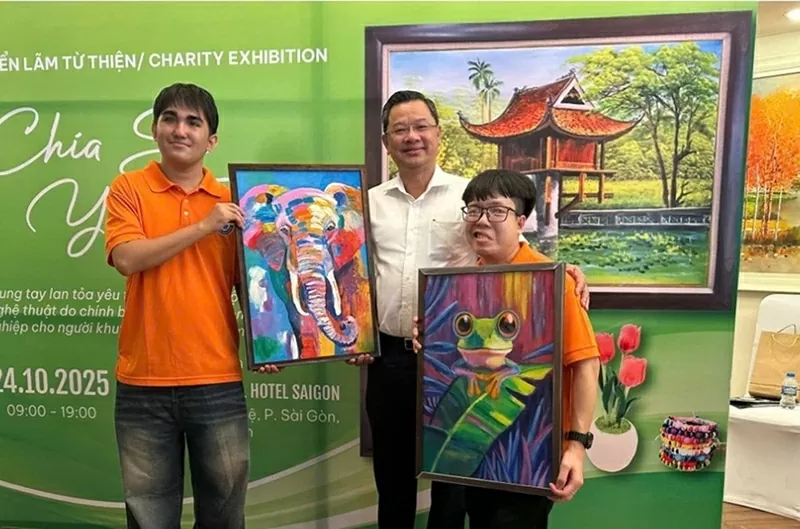 TP.HCM : Triển lãm 'Chia sẻ yêu thương', lan tỏa thông điệp nhân ái TP.HCM : Triển lãm 'Chia sẻ yêu thương', lan tỏa thông điệp nhân ái