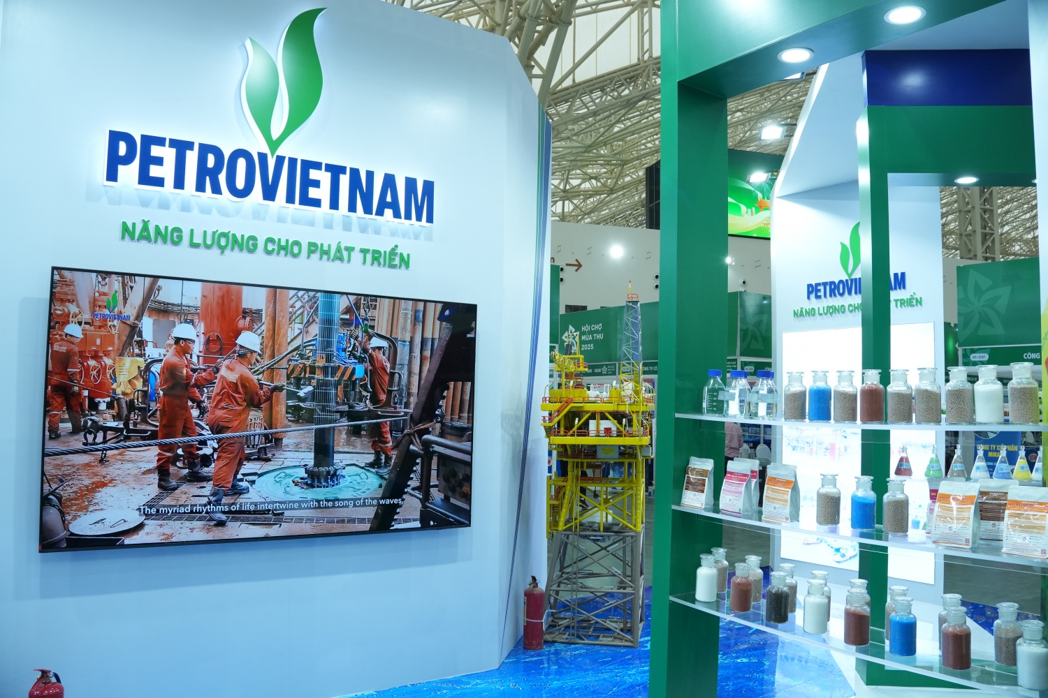 PetroVietnam - dấu ấn tiên phong xây dựng thương hiệu năng lượng quốc gia bền vững tại Hội chợ mùa Thu 2025 PetroVietnam - dấu ấn tiên phong xây dựng thương hiệu năng lượng quốc gia bền vững tại Hội chợ mùa Thu 2025