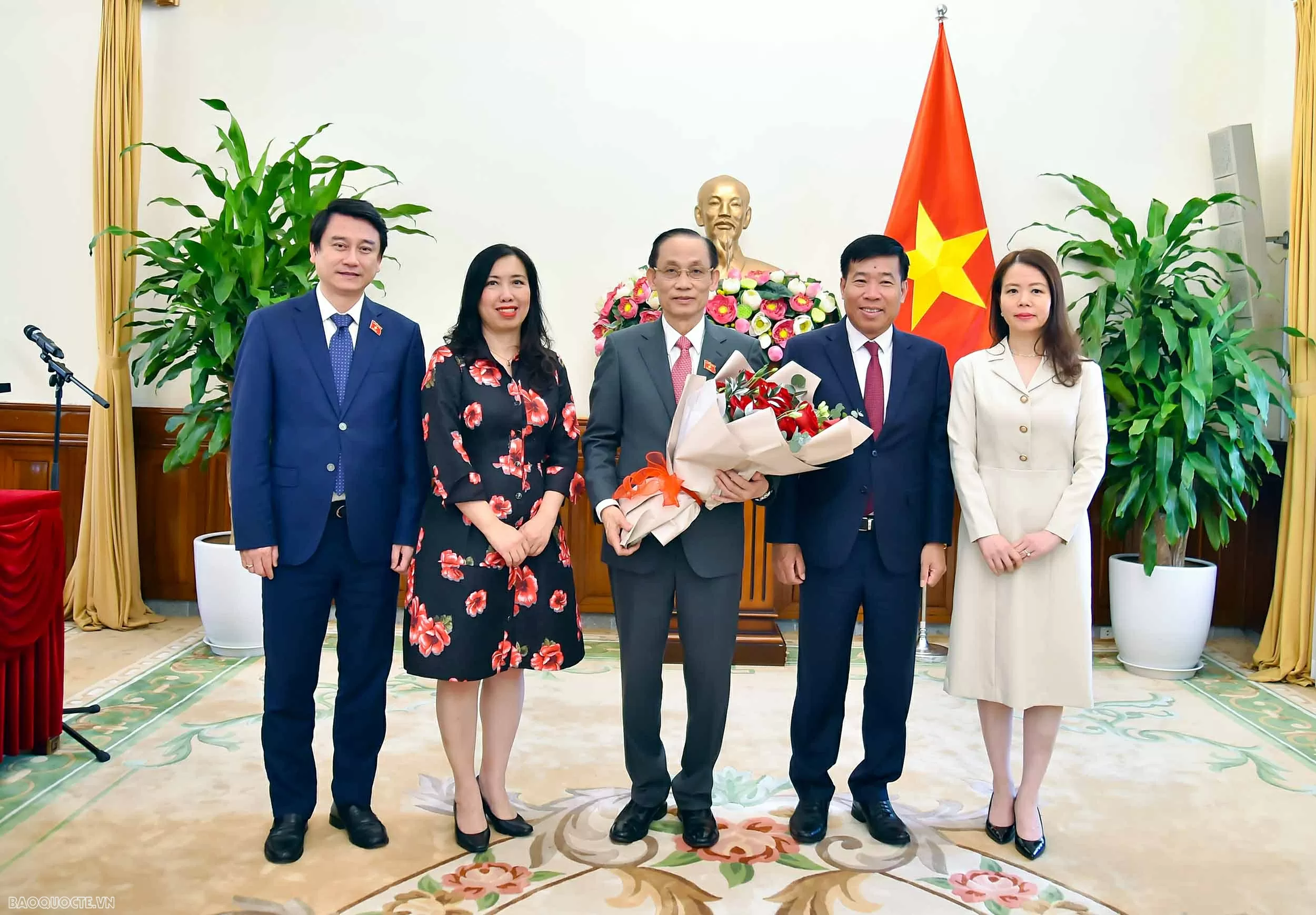 Bộ Ngoại giao chúc mừng đồng chí Lê Hoài Trung được Quốc hội phê chuẩn bổ nhiệm giữ chức Bộ trưởng Bộ Ngoại giao