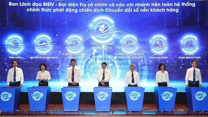 ky 1 dang uy bidv tien phong doi moi tu duy ve cong nghe so